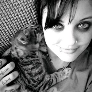 Meet your Posher, Case